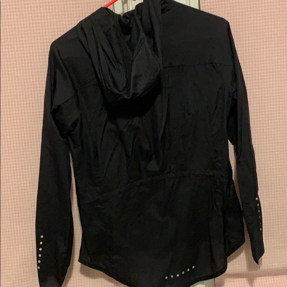 windbreaker - Picture 2 of 2